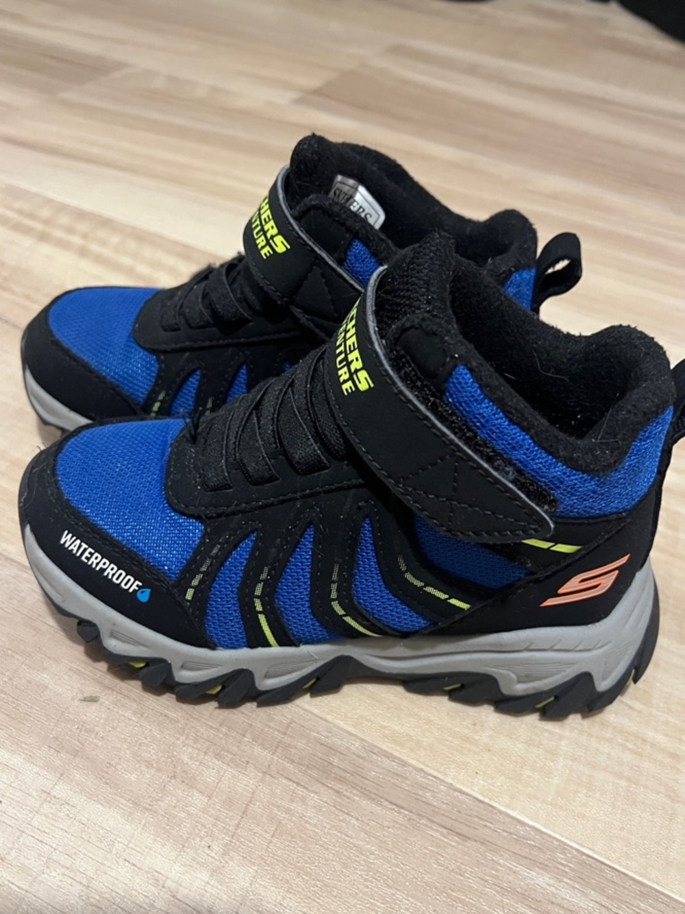 Skechers Boys 10.5 Rugged Ranger Storm Trail Waterproof hiking boot sneaker